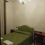 Iris Hotel 2*