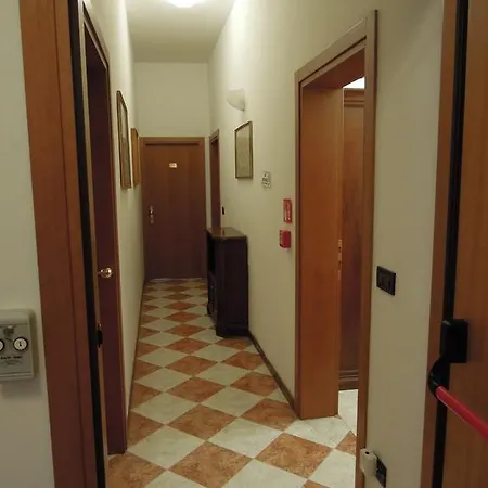 Iris Hotel