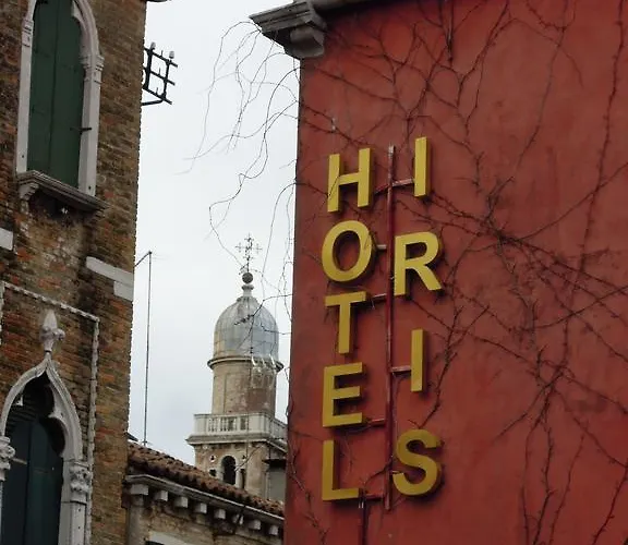 Hotel Iris