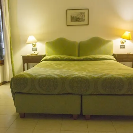 Otel Iris 2*
