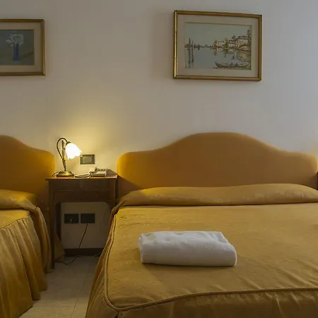 Otel Iris 2*